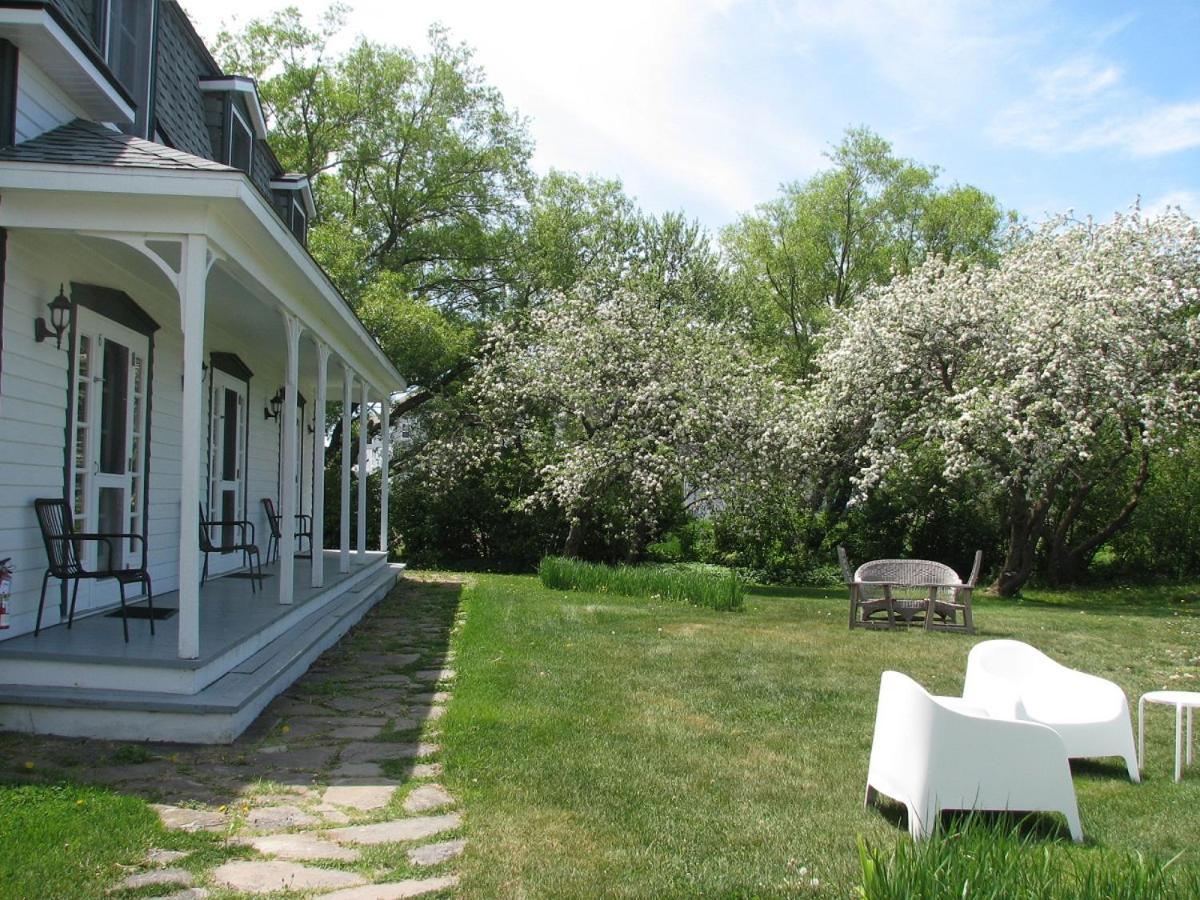 Auberge Le 112 Saint Andre De Kamouraska Luaran gambar